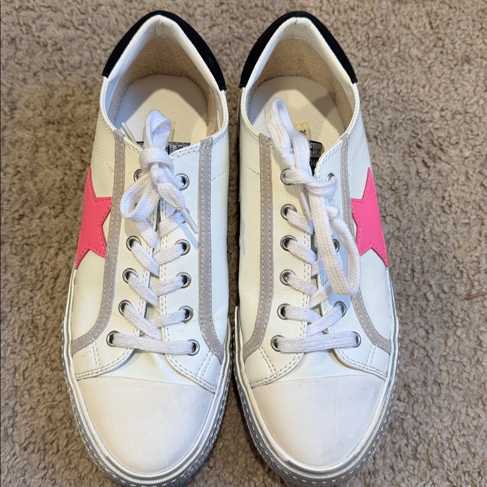 Vintage Havana White Sneakers with Black Trim and Pink Accent